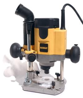DEWALT Oberfräse DW 621 für 293 55 Euro