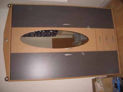 Kleiderschrank