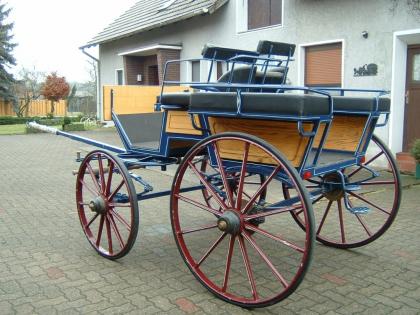 Wagonette Kutsche Kaltblutkutsche.
