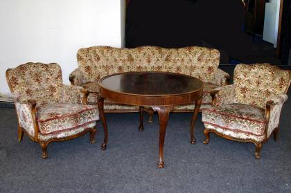 Shippendale Sofa Sessel Schrank Tisch