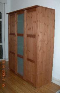 Reduziert Moderner Kleiderschrank incl. Komode günstig abzugeben