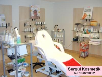Suche selbstständige Kosmetikerin Nageldesignerin med. Fußpflegerin