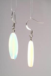 Design Ohrschmuck Elfenbeinfarbig