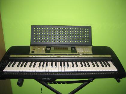 Biete Yamaha PSR 740