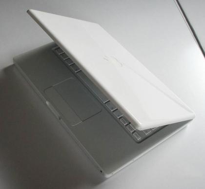 Apple MacBook Mac 13 Zoll 1 83 GHz Core Duo 80GB NEU