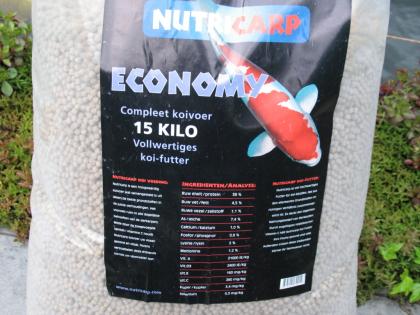Koi Futter 3-4 verschiedene Sorten 3 verschiedene Grössen Preis ab 3 EUR VB