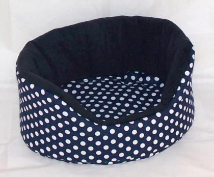 Kuschelbettchen plus 1 Kissen dunkelblau mit weissen Punkten