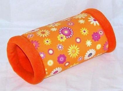 Kuschelrolle orange mit bunten Blumen für Meerschweinchen Kleintiere