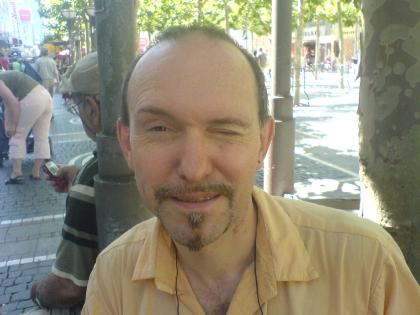 Du eine LIEBE SIE hast SEHR SEHR KLEINE BRÜSTE und leidest darunter ich 46 J