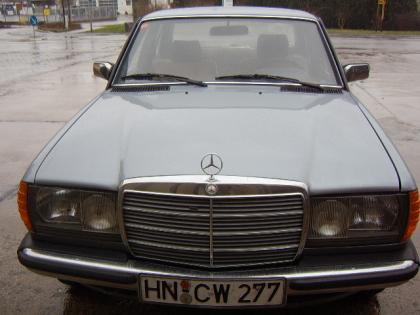 DAIMLER- BENZ 300D 123
