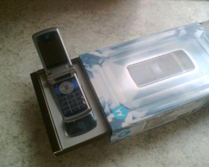 Motorola KRZR K1 in blau NEU OVP FP 210 -EUR