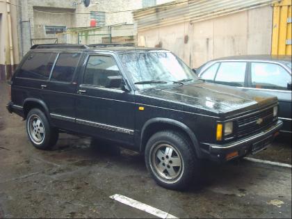 Tausche Chevy Blazer gegen US Van alles anbieten