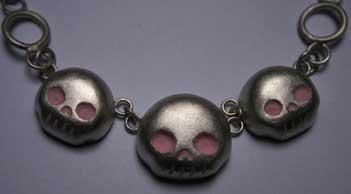 Niedlicher Totenkopfschmuck