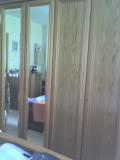 Schlafzimmerschrank und Bett in Eiche-Rustikal