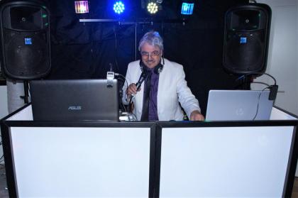 Erfahrener DJ für Hochzeiten Geburtstage usw. www. djpartysound. de