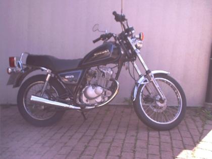 Motorrad 125 ccm 100 km/h