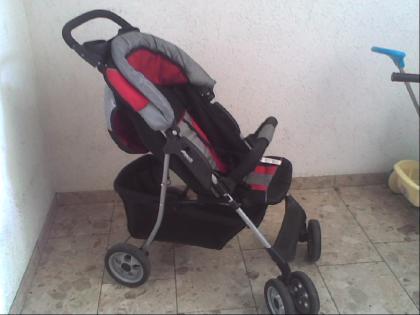 Kinderbuggy Autoschale Praktisch und neuwertig