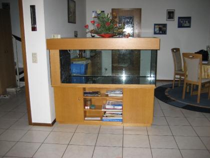 Unterschrank und Abdeckung mit 1. 50 m Aquarium