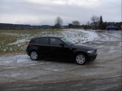BMW 116i schwarz 32000km 85kw TOP