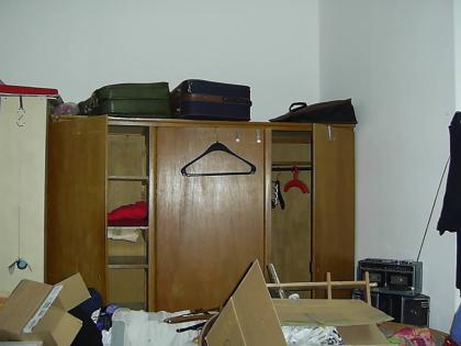 Älteren 3 türigen kleiderschrank
