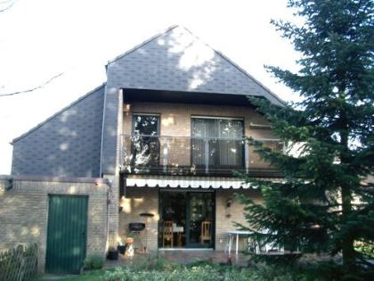 Großzügiges gepflegtes Reihenendhaus mit Garage und Loggia in zentraler Lage vo