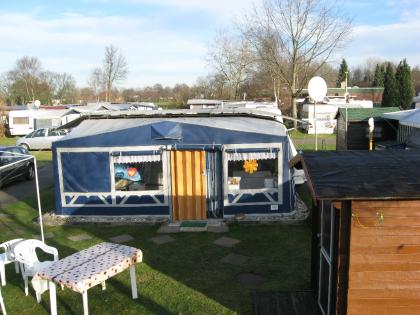Hobby-Prestige-Wohnwagen feststehend