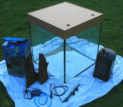 Aquarium-Kubus 210 Liter mit Abdeckung Zubehör