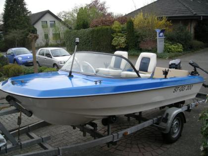 Angelboot Motorboot Freizeitboot mit Trailer Außenborder und viel Zubehör