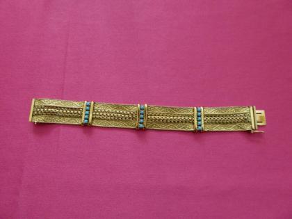 Christian Dior Armband 1963 vergoldet mit türkisenen Perlen.