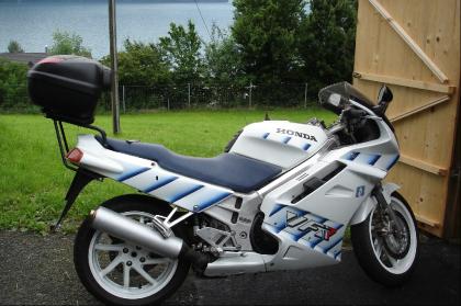 Honda 750 V. F. R