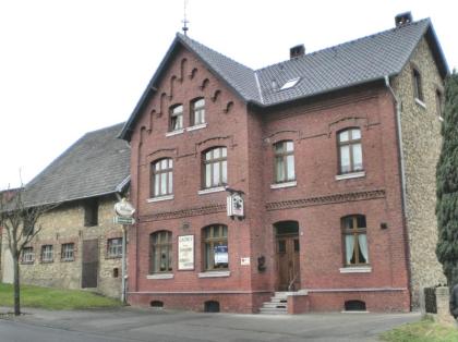 Haus in Mausbach mit großem Potential