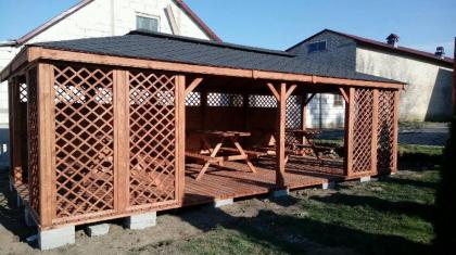 GARTENHAUS GARTENLAUBE KLEBEDACH MIT HOLZ BEDZIN BITUMENSCHINDELN 4x8m PAVILLON