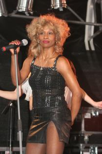 Tina Turner Revival feat. Cassandra Dee und Band