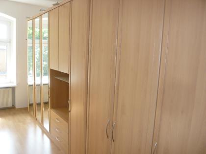 Kleiderschrank und Bett aus Buche günstig zu kaufen