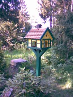 Vogelfutterhäuser