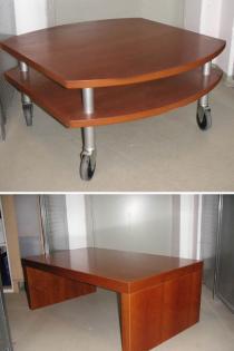 Je 40 Euro Couchtisch und TV-Tisch aus Kirschholz furniert von Bo Concept