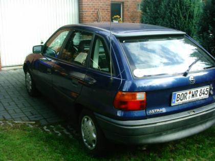 SCHNÄPPCHEN Opel Astra 1 4 Liter Benziner mit ZV Servo