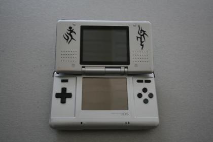 Super Nintendo DS mit 8 tollen Spielen weitere 30 frei wählbar