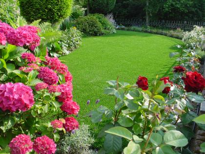 Kunstrasen für Garten Terrasse Balkon uvm.