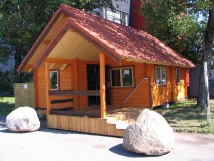 Holzhaeuser FerienHaeuser Geschaeftspartnergesucht