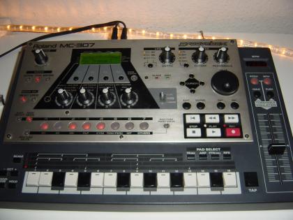 Roland MC 307