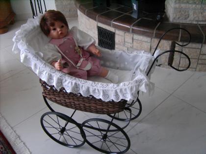 Nostalgischer Puppenwagen große Räder Ohne Puppe