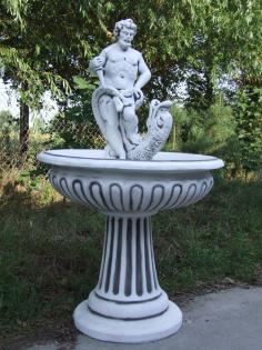 Balustraden Springbrunnen Säulen Figuren und Sitzgarnituren aus Beton.