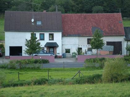 Bauernhaus mit Stallungen in der Eifel Beinhausen - Ks Daun
