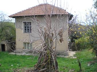 Renovierungsbedürftiges Haus 12 km von der Donau