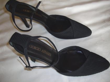 Schöne elegante Schuhe von Armani