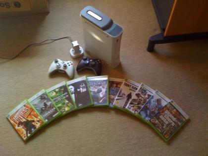 Xbox 360 10 Spiele 2 Wireless Controller Ladestation und einen Controller