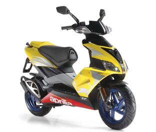 Aprilia Roller SR 50R gelb Unfall