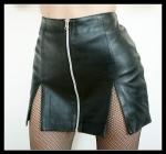 Ein schicker Lederrock gefällig Oder darf es gleich ein tolles lederkleid sein.