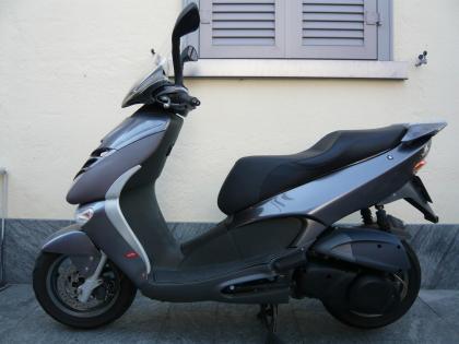 Aprilia Leonardo 300